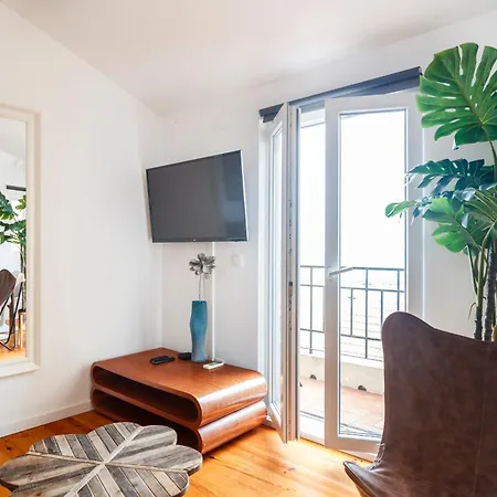 Bica Blue 1br Loft W Riverview N Ac By Lu Holidays Apartment Lisbon