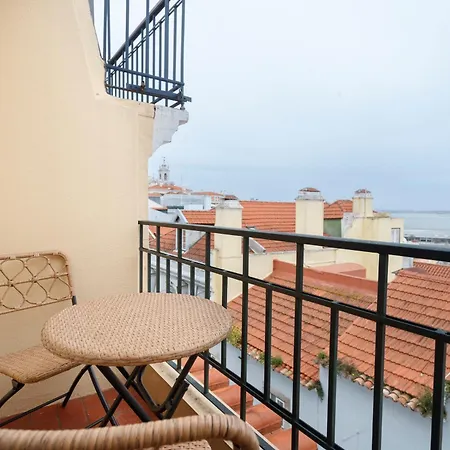 Bica Blue 1br Loft W Riverview N Ac By Lu Holidays Apartment Lisbon